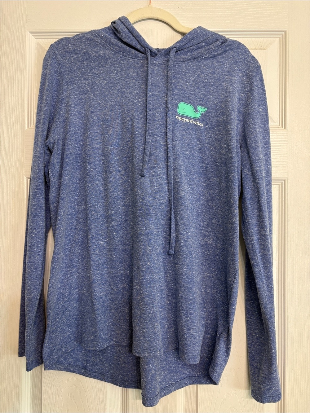 Vineyard Vines Women’s Heathered Blue Crewneck Hoodie with Whale Logo